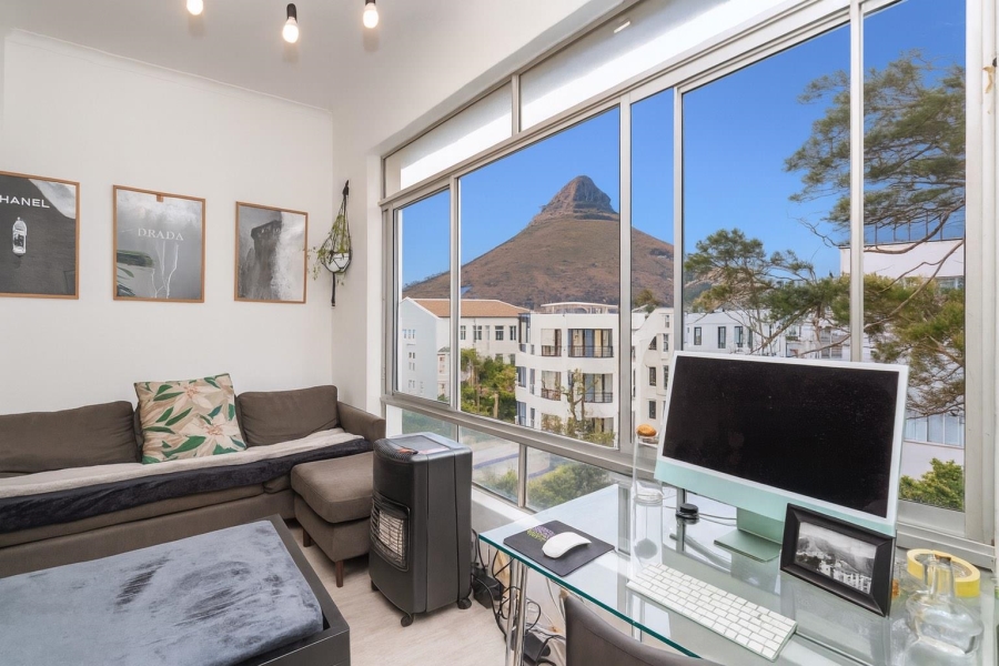 1 Bedroom Property for Sale in Sea Point Western Cape